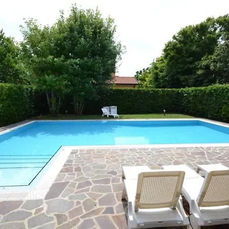 Frassino Albarella Island