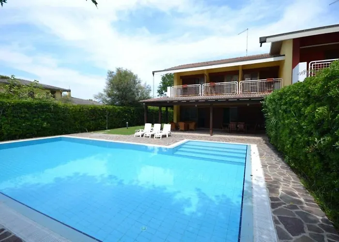 Frassino Vila