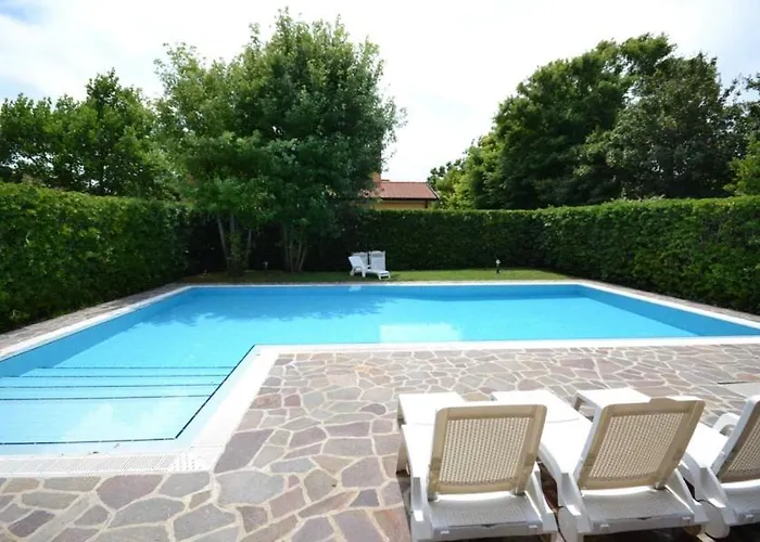 Frassino Albarella Island